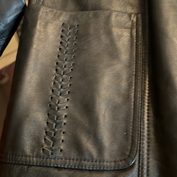 Womans black full length genuine leather coat with removable fox collar - Picture 6 of 10